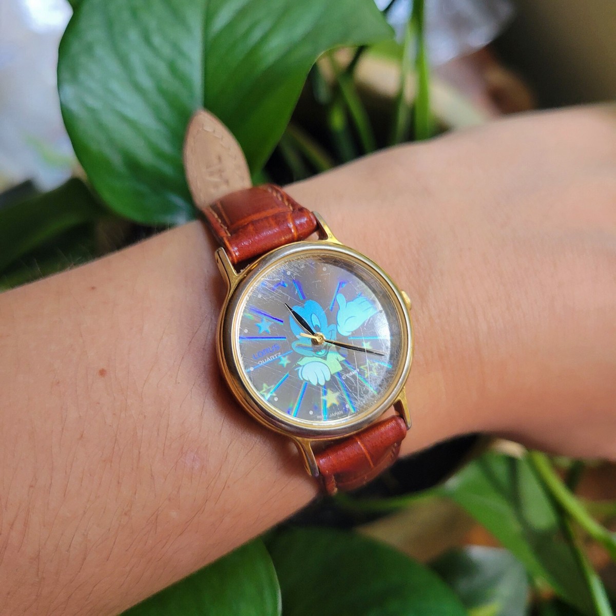 Vintage Lorus Quartz Mickey Mouse Genuine Leather Holograph