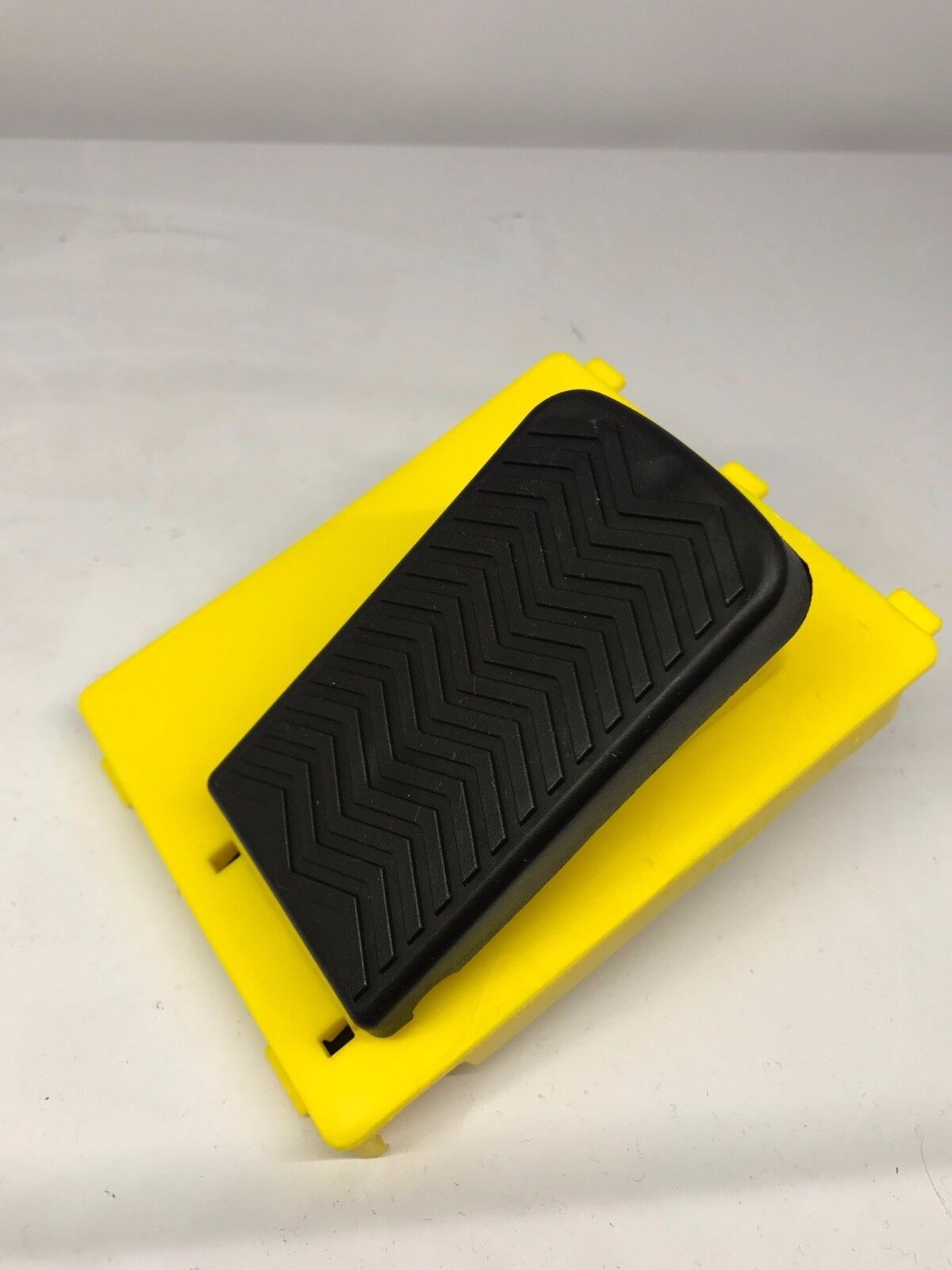 John Deere Gator Peg Perego Gator JONATURE Plunger Type