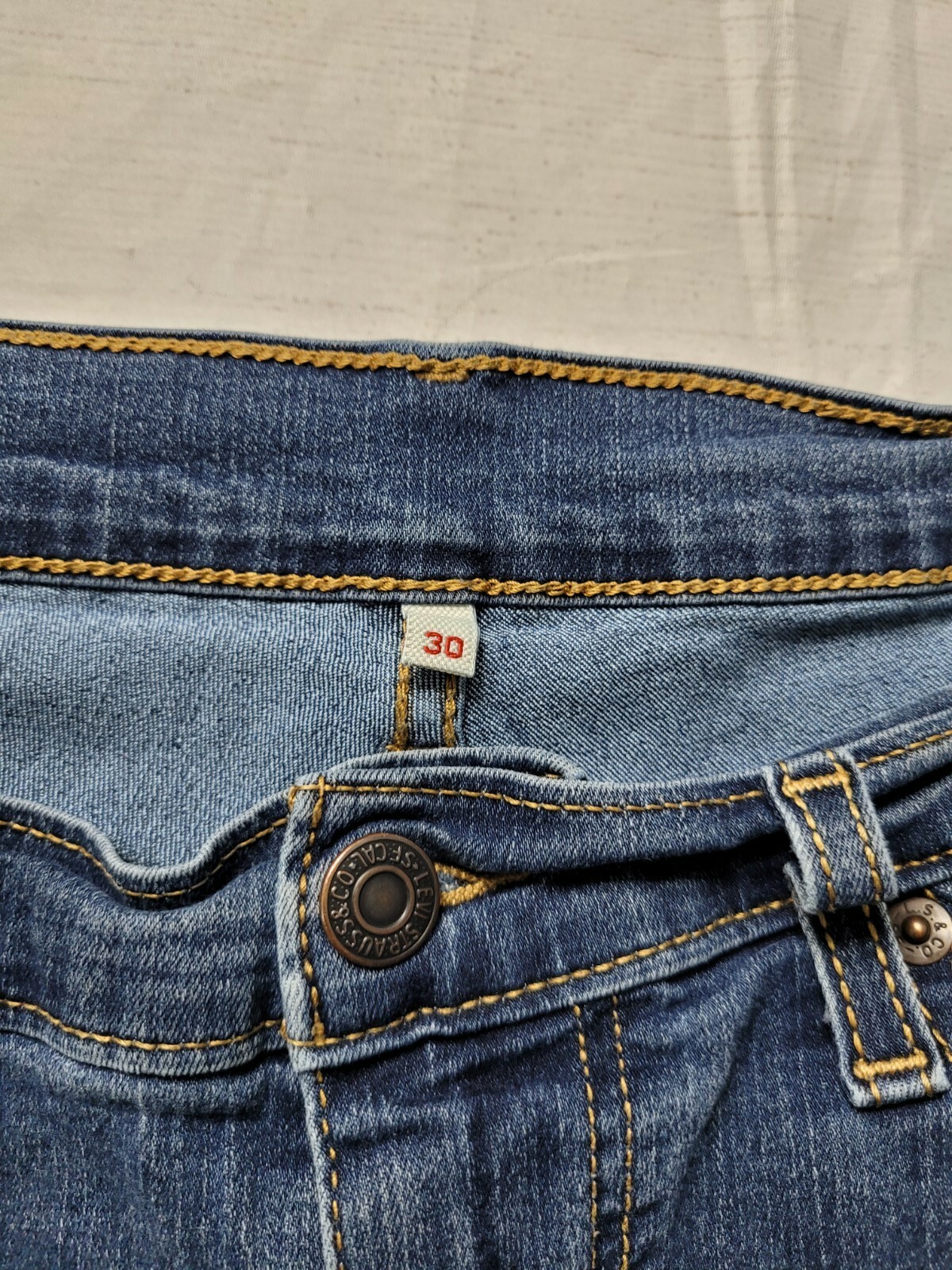 Levi's Womens Size 30 Denim Shorts Gem