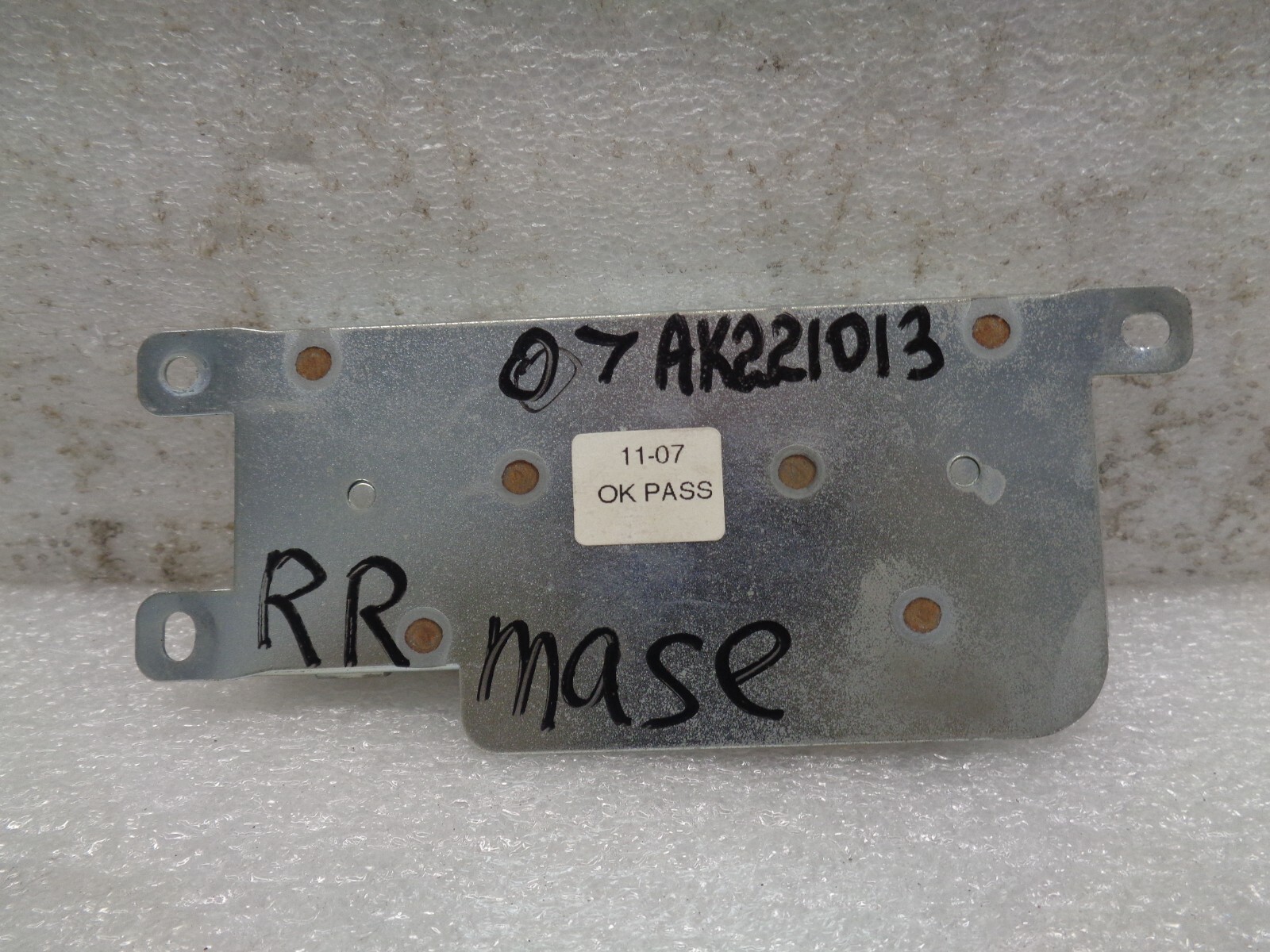 2005-2008 Maserati Quattroporte M139 Radio Antenna Amplifier OEM AK221013