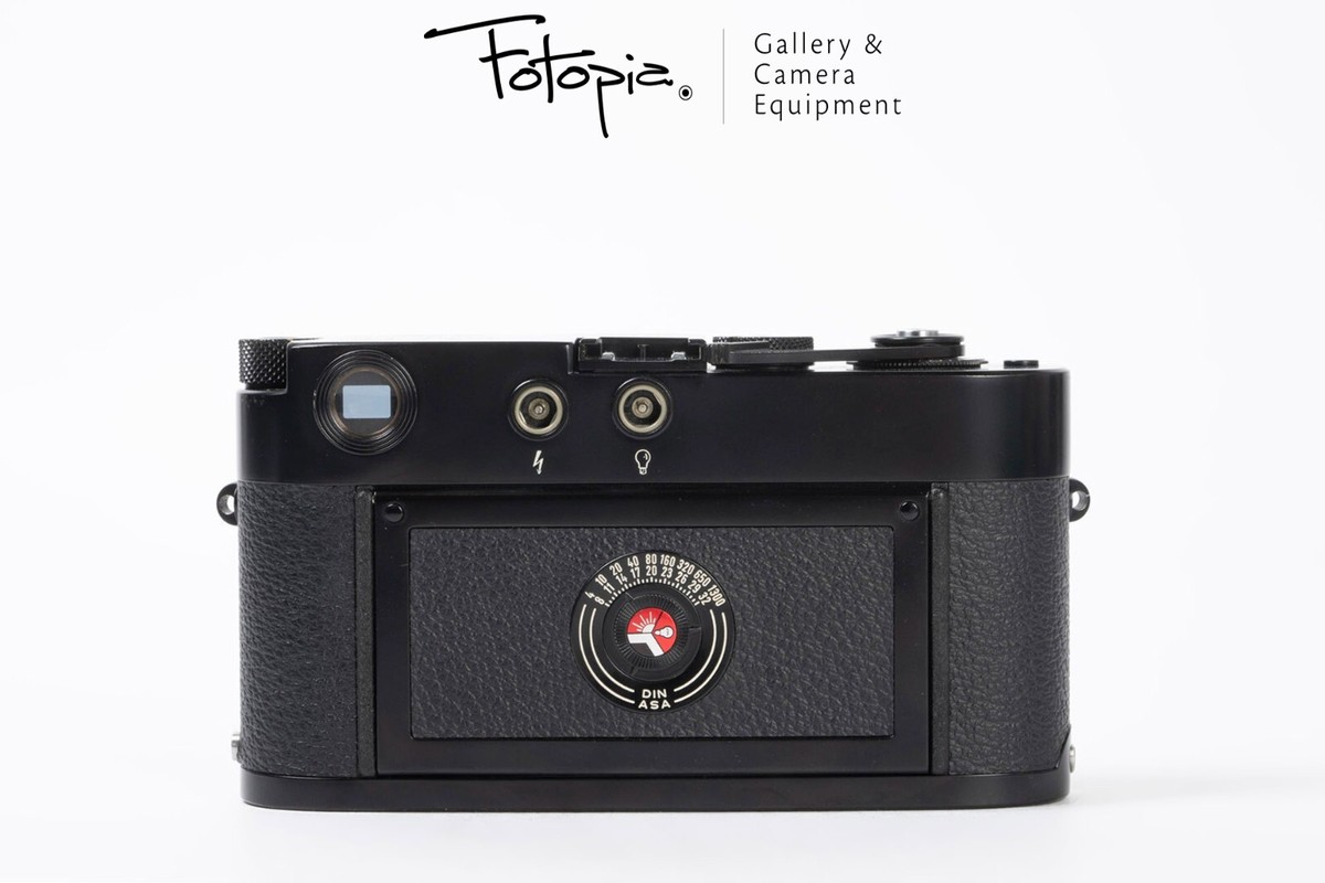 Leica M2 - Kanto Repaint in black paint finish; 35mm RF film