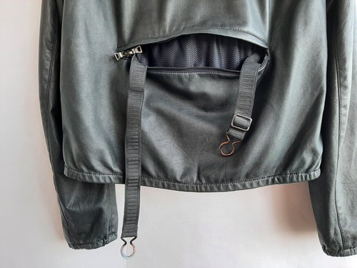 Giacca di pelle di lusso originale PRADA con cappuccio stile sportivo esaurita - Foto 8 di 11