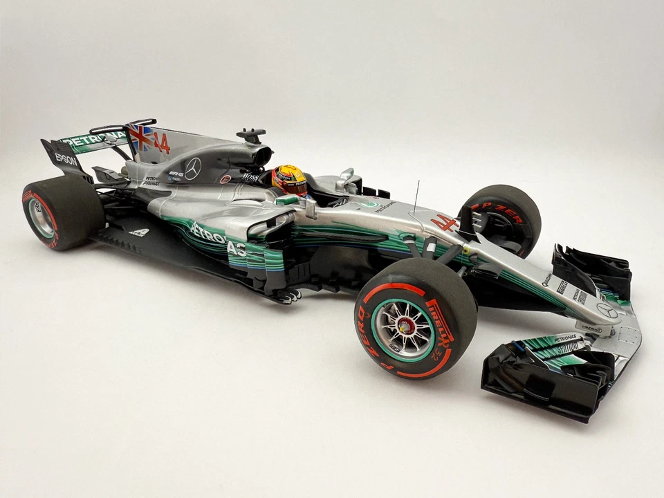 2017 Hamilton Mercedes W08 1:18 Minichamps 186170044 - Immagine 4 di 4