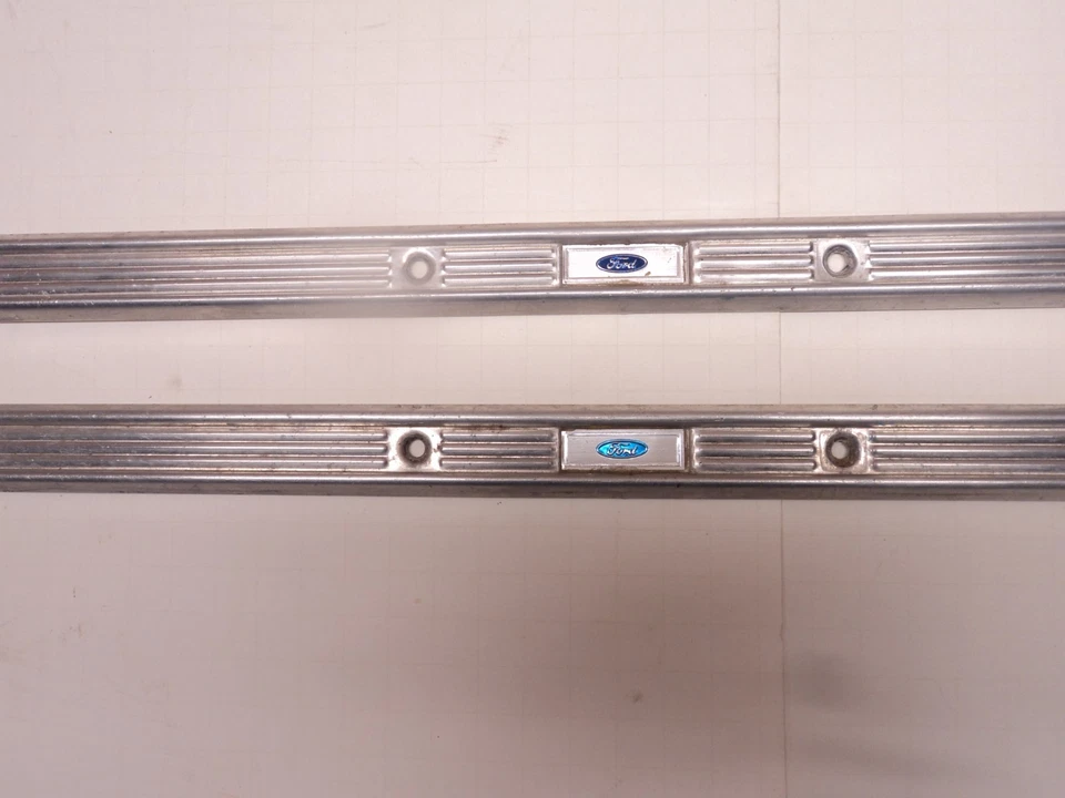 Ford Pinto 1978 fabricante de equipos originales placas de moldura de umbral de puerta raras Foto 3 de 4