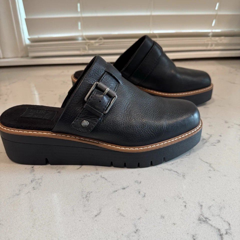 Zueco superior sin cordones Naturalizer Wayde para mujer de cuero negro con hebilla talla 7,5 M Foto 4 de 4