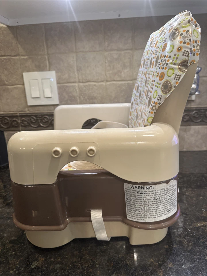 CUBIERTA ACOLCHADA ASIENTO ELEVADOR DE ALIMENTACIÓN CONVERTIBLE VINTAGE SAFETY 1ST SIT, SNACK & GO Foto 3 de 4