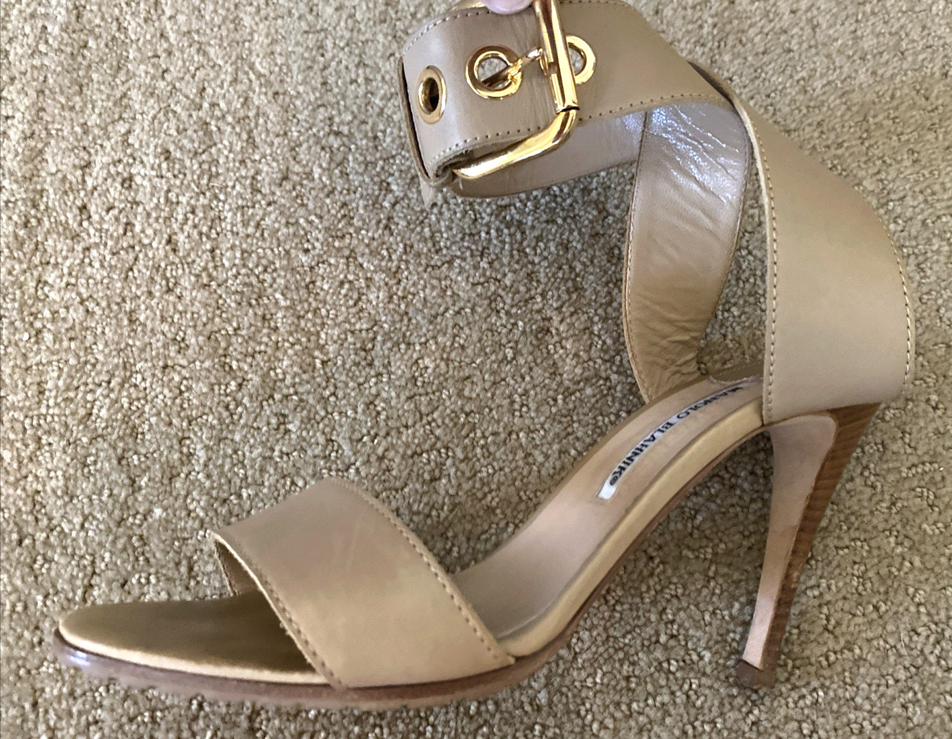 MANOLO BLAHNIK Tan Leather Heel Gold Buckle 8.5 Open Toe Ankle Strap RARE Iconic image 3
