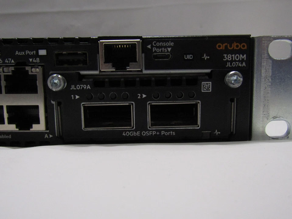 Conmutador HPE Aruba 3810M JL074A 48 puertos GbE PoE+ con JL094A y JL084A y orejas de rack Foto 4 de 4
