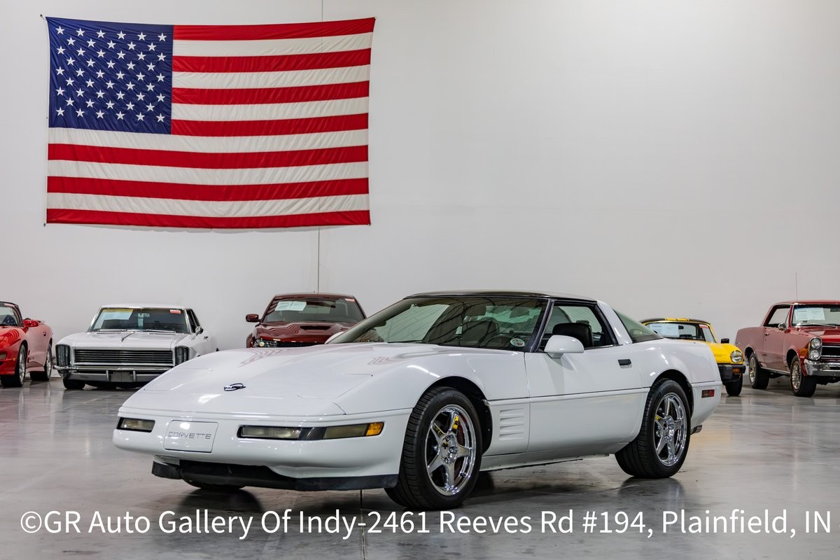 1992 White Chevrolet Corvette   | C4 Corvette Photo 3
