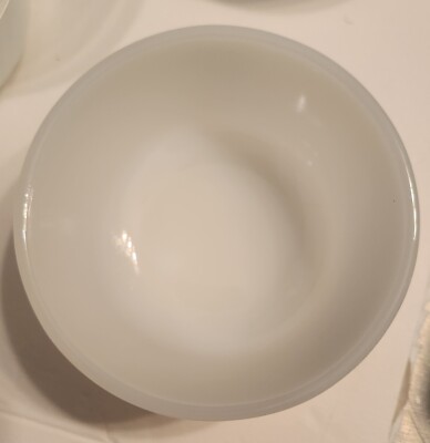 Vintage 4 Anchor Hocking Fire King Milk Glass Pudding Dessert Bowls With Lids