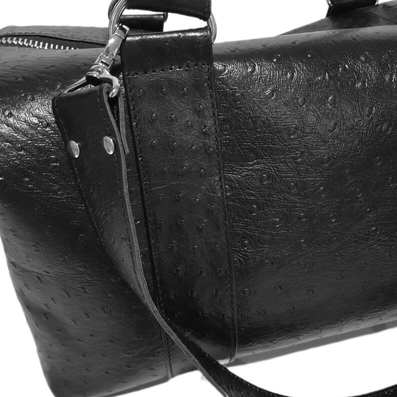 CHANEL Borsone da viaggio VERA pelle di struzzo per brevi viaggi lusso nero per donna