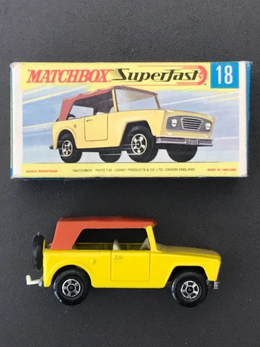 Lesney Matchbox Superfast 18 Field Car - original box EXCELLENT