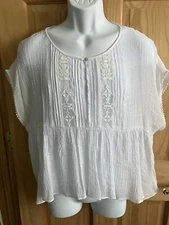 Belle & Sky Women’s M Sheer Open Slit Bust Top