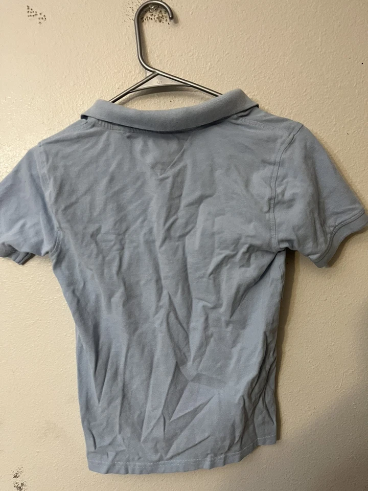 Camisa polo Tommy Hilfiger azul lisa para adolescentes talla mediana Foto 3 de 3