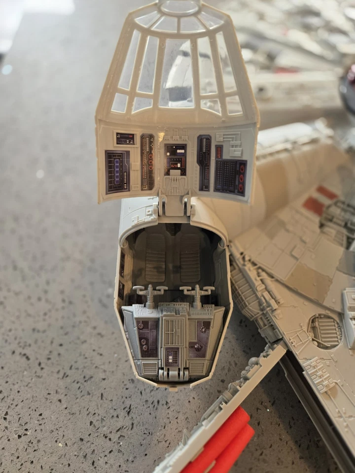 Millennium Falcon Battery Noise Activated.  - Image 3 of 4