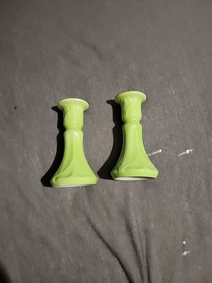 Fiestaware Kegelkerzenhalter in der Farbe Chartreuse.