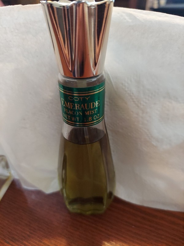 Coty Emeraude Falcon Mist VTG 1.8 OZ Rare, 95% Full See Pictures 