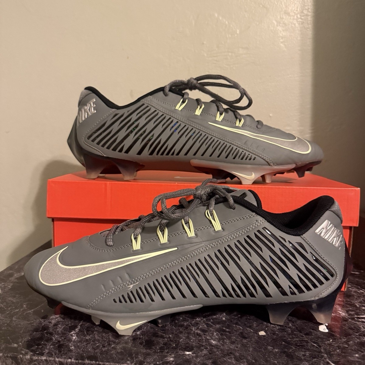 Nike Vapor Carbon Edge 360 VC Carbon Gray Volt Mens Size 12.5