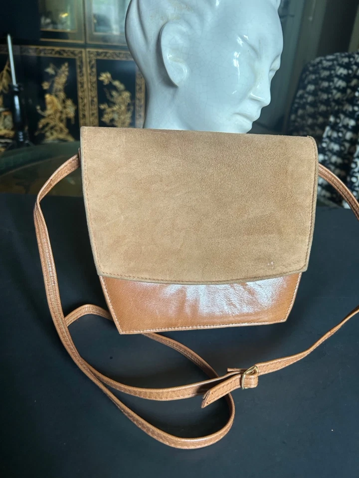 80’s Vtg Sasha Crossbody Saddle Bag Flap Suede Leather Natural Tan Shoulder Bag - Image 2 of 4