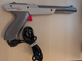 NES Nintendo Bug Zapper Light Gun GRAY