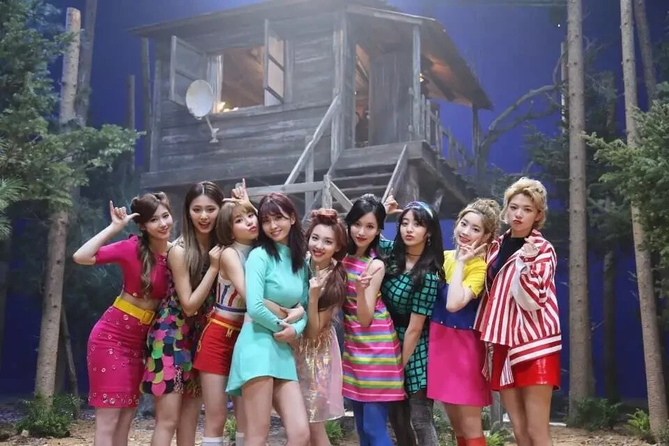 TWICE SIGNAL 4th Mini Album 3 VER SET / 3CD+3 Photo Book+6 Card+3