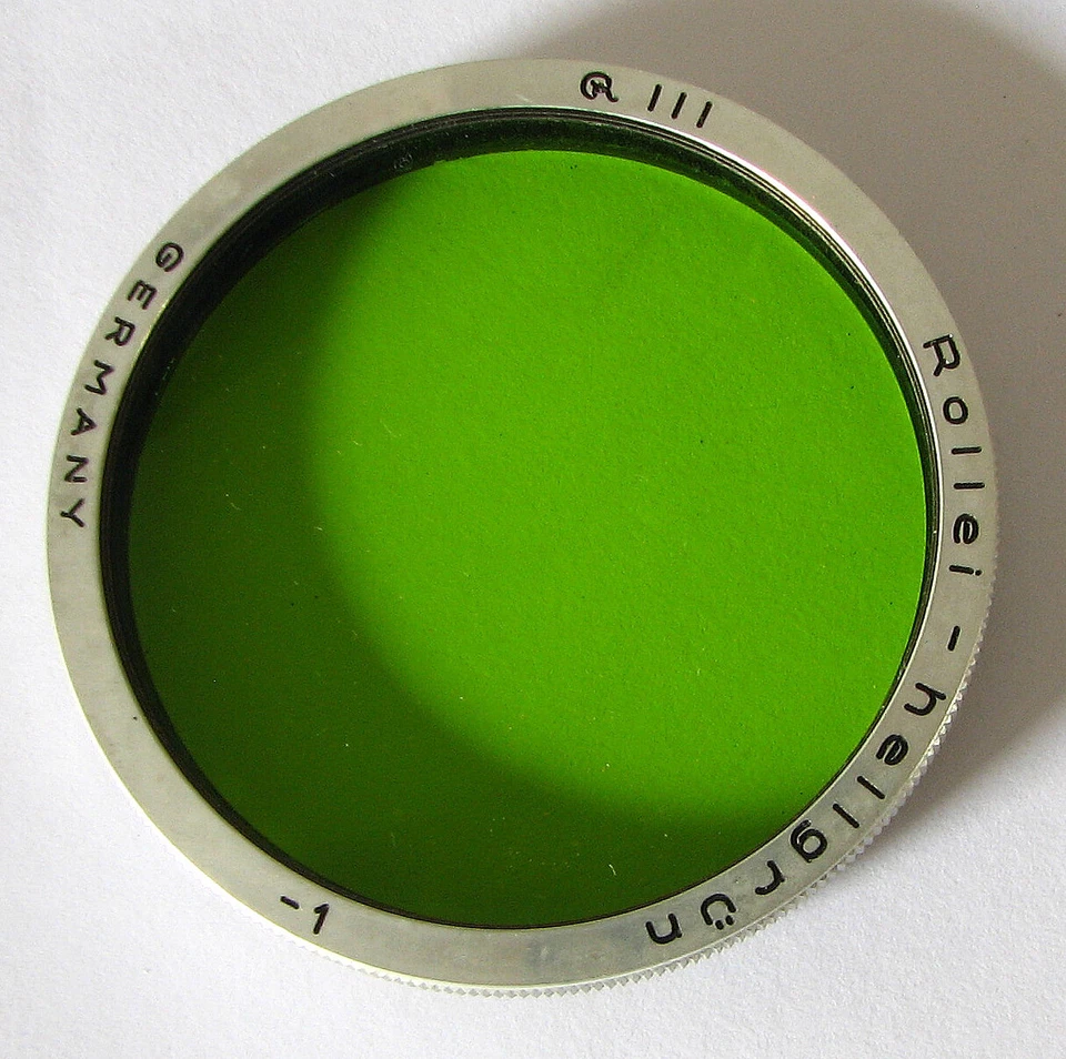 Rolleiflex Bay III Light Green Filter Boxed For 2.8F, 2.8E,2.8B,2.8C, 2.8D,2.8A - Image 2 of 3