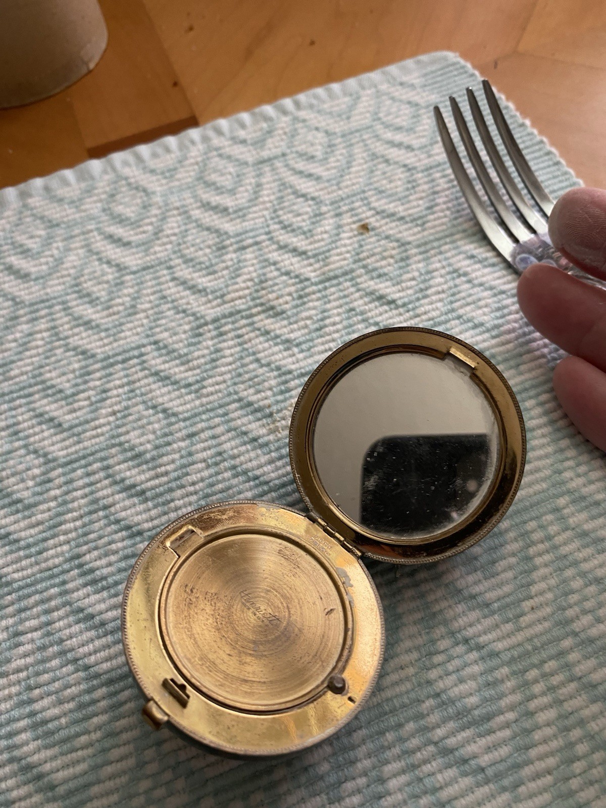 8 Ball Vintage Woman’s Compact Case -Henriette 8 Ball Compact