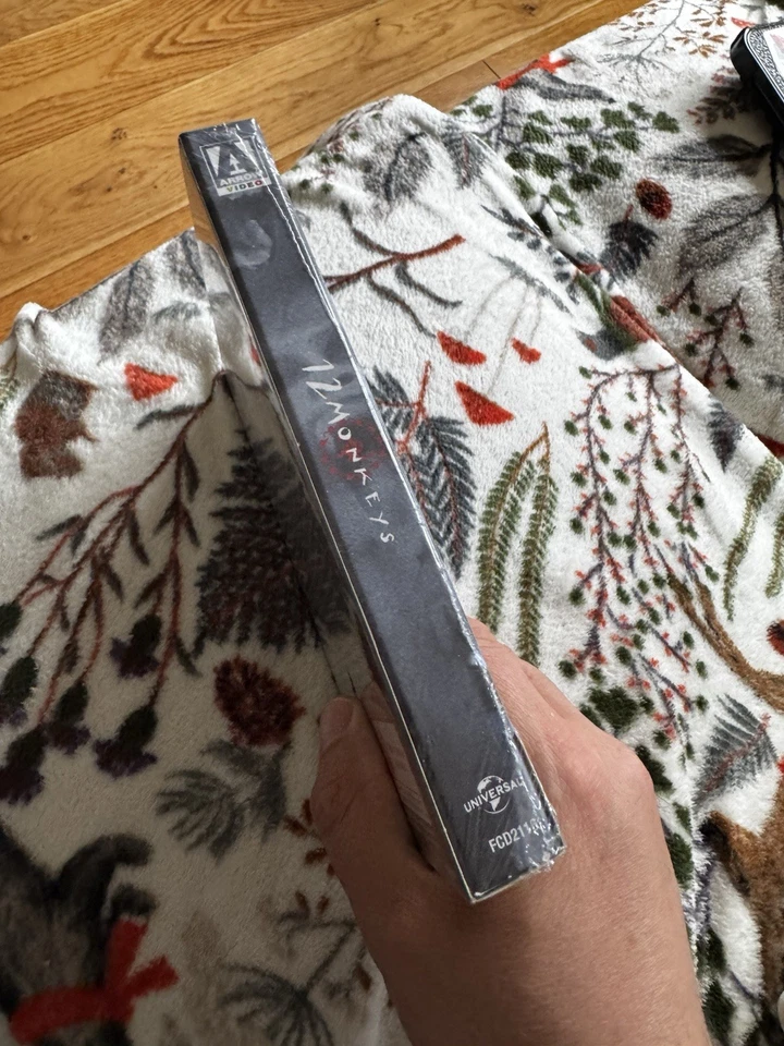 12 Monkeys Blu-Ray Steelbook 1995 Bruce Willis, Brad Pitt Arrow 2021 Region - Image 3 of 4