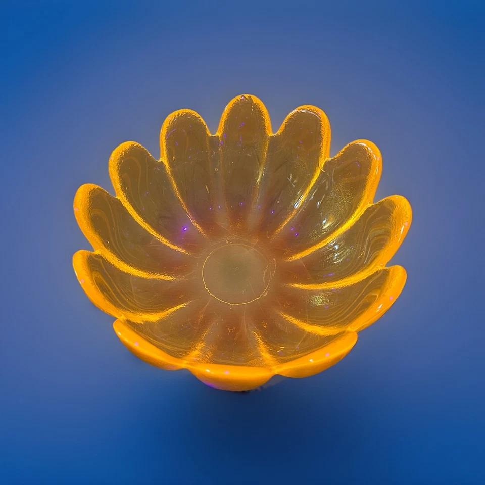 Lg. 复古印第安纳州玻璃黄色 12 花瓣莲花碗镉见颜色变化照片 — 第 4/4 张图片