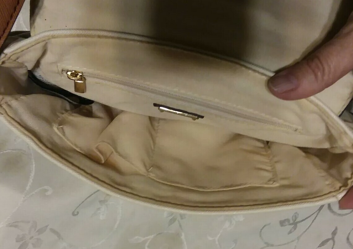 ALDO CROSSBODY PURSE White with Brown strap. Gem