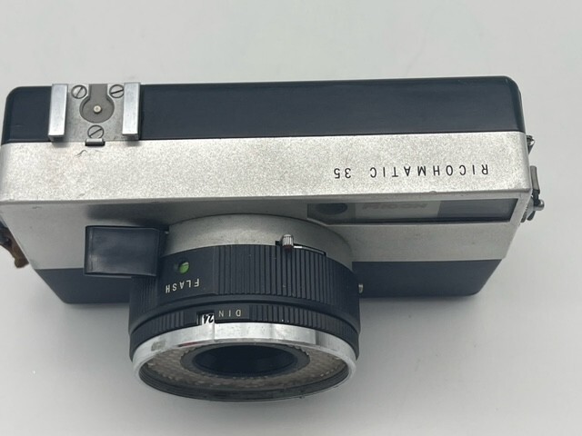 35mm film camera ricohmatic 35