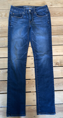 American Eagle Women s Skinny Jeans Size 6 In a Dark Blue Wash D8