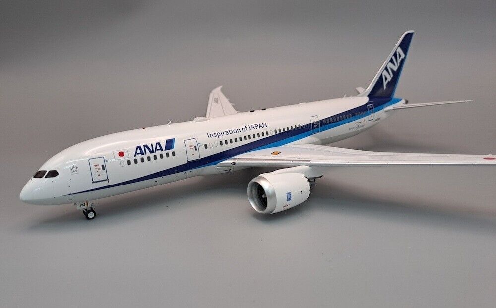 BOEING 787-8 ALL NIPPON AIRWAYS REG: JA813A WITH STAND - JFOX JF7878001  1/200