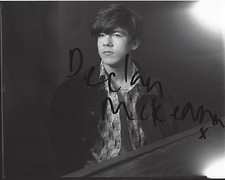 DECLAN MCKENNA BRITISH SINGER SIGNED AUTHENTIC 8X10 PHOTO B COA BRAZIL ISOMBARD