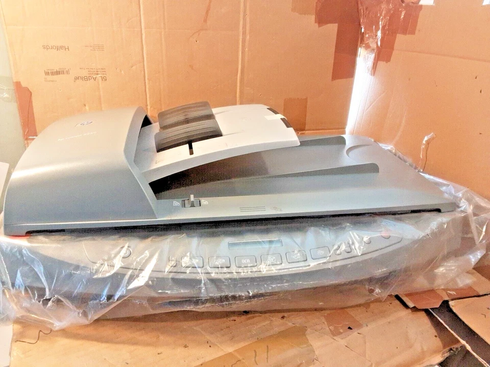 HP ScanJet 8250 + ADF - Standard / Flatbed Scanner GRLYB-0206 PLUS PSU - Image 2 of 4