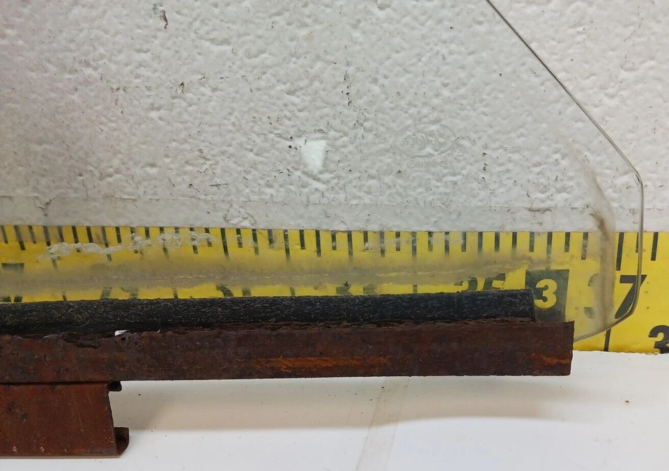 Ford Falcon/Mercury Comet 1963-65 ventana delantera izquierda fabricante de equipos originales usada (DG192) Foto 2 de 4