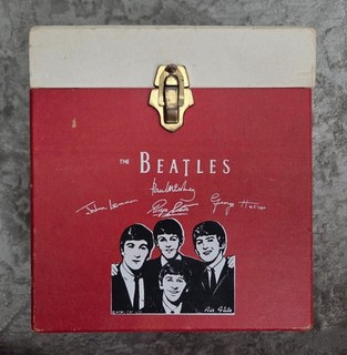 Beatles ORIG 1964 AIRFLITE INDUSTRIES '45 RECORD CARRYING BOX'! GREAT CONDITI