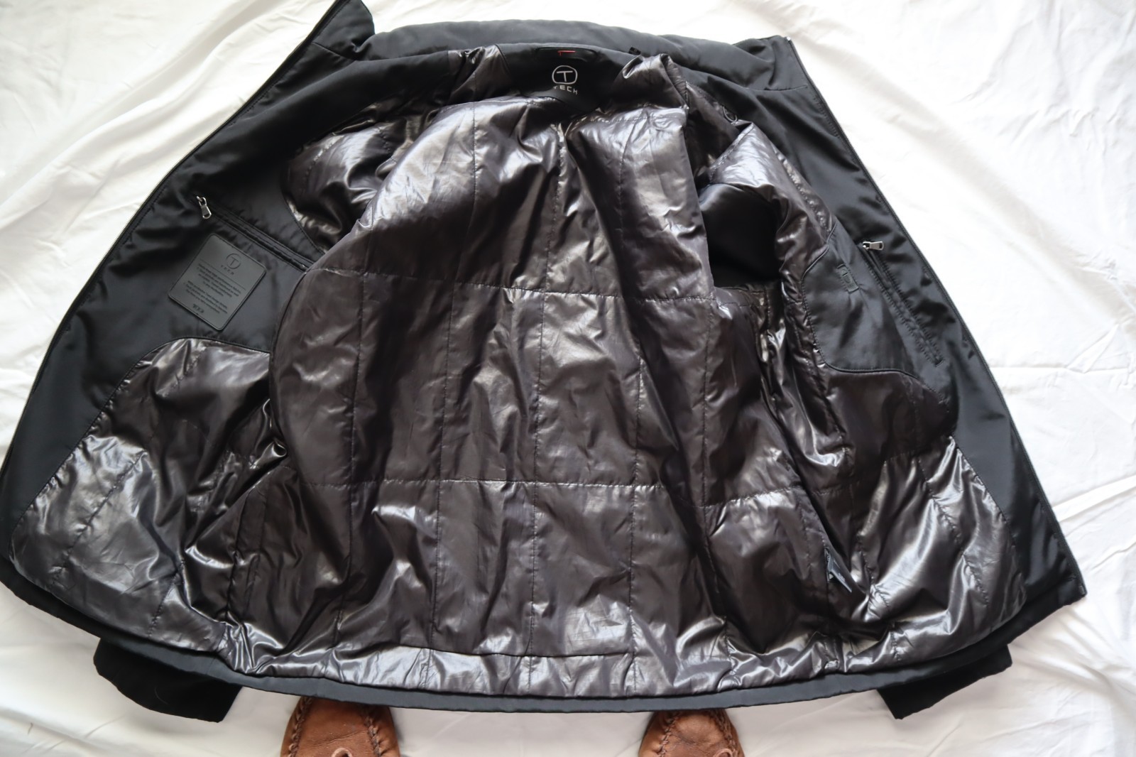 Black Soft Shell TUMI TECH Zip Front Insulated Ja… - image 6