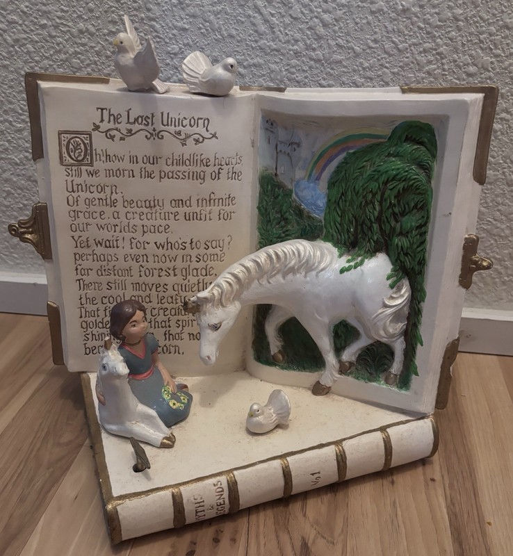 Vintage 3D The Last Unicorn Ceramic Statue With Unicorn/Book Music Box