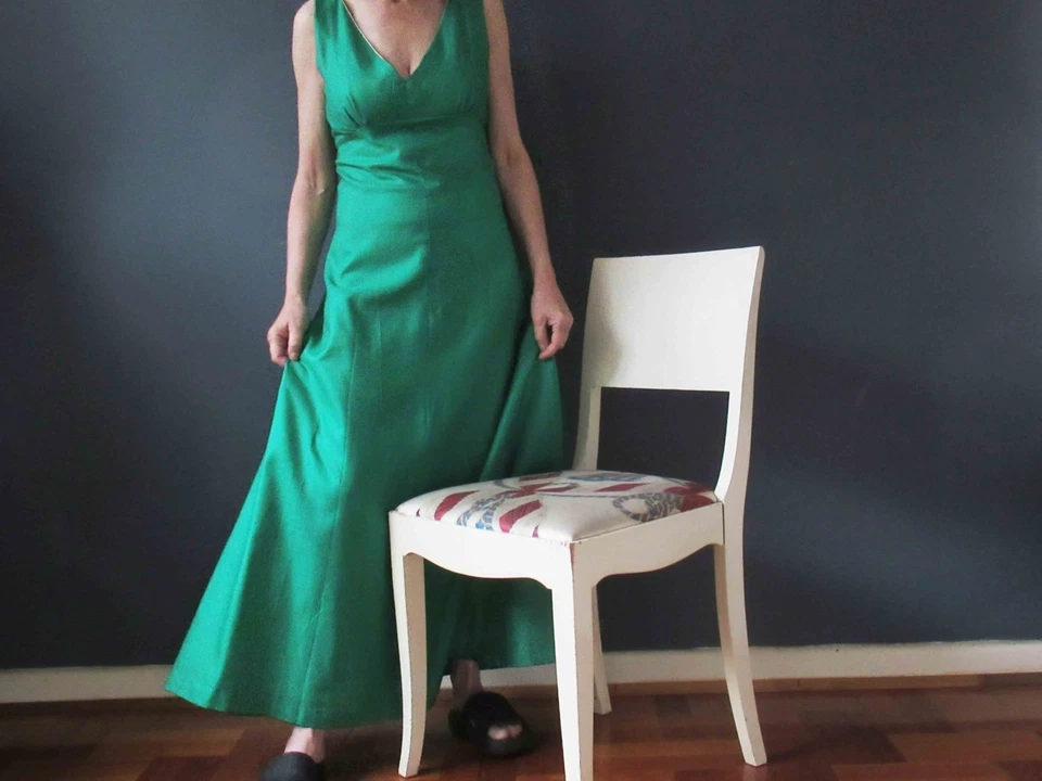 Maxi Vestido Pequeño Vintage Años 70 Hecho a Mano Verde Esmeralda Línea Imperio Foto 4 de 4