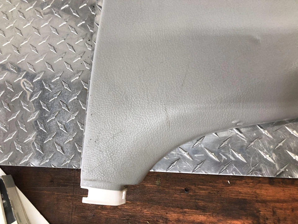 07-17 Lexus LS460 Gris B Pilar Juego de molduras Derecha Derecha Derecha Derecha Derecha Probado Fabricante Original Gris Desgaste Normal Foto 2 de 4