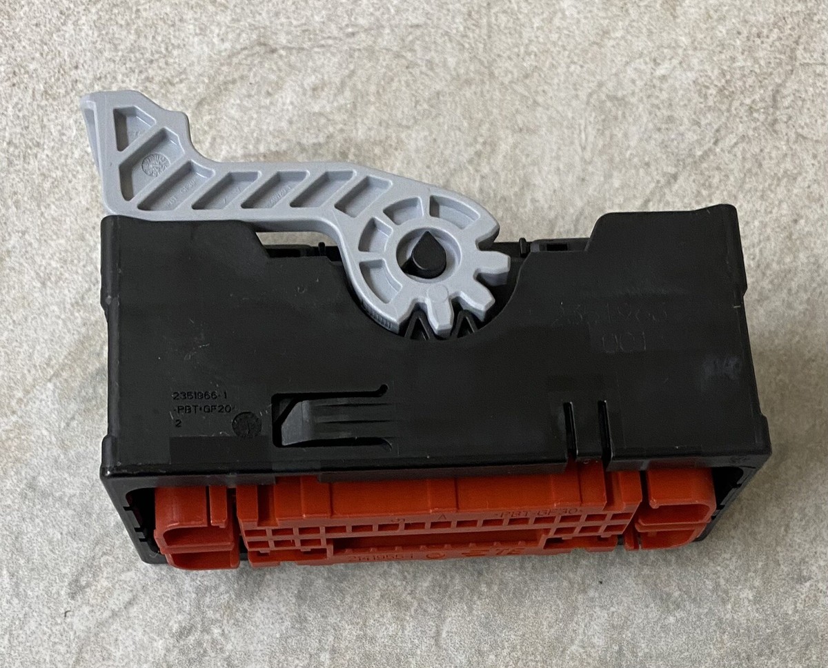テック ページ TE Connectivity 46 Pin Connector PBT-GF30 2141955-1 TE | eBay