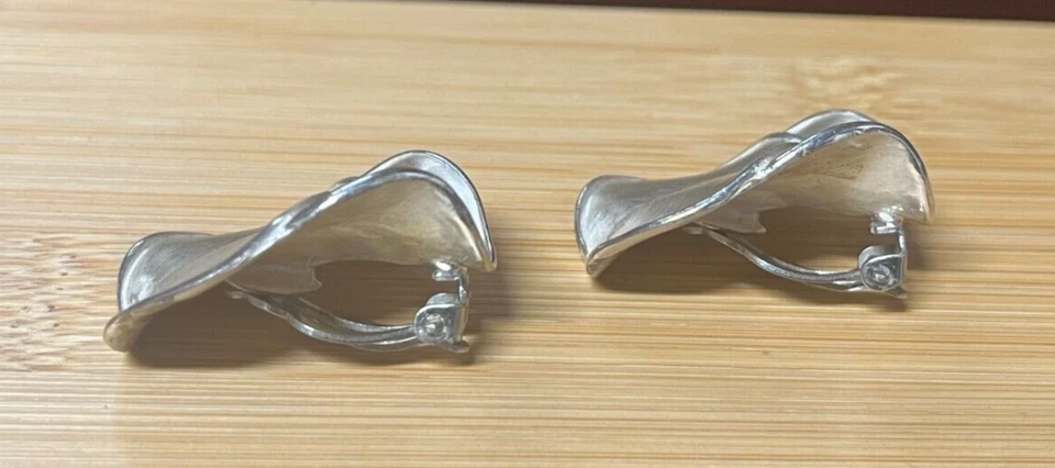 Pendientes de Colección J. Gabriel Plata de Ley 925 Pétalos Ondulados Modernistas Clip Firmados Foto 3 de 4