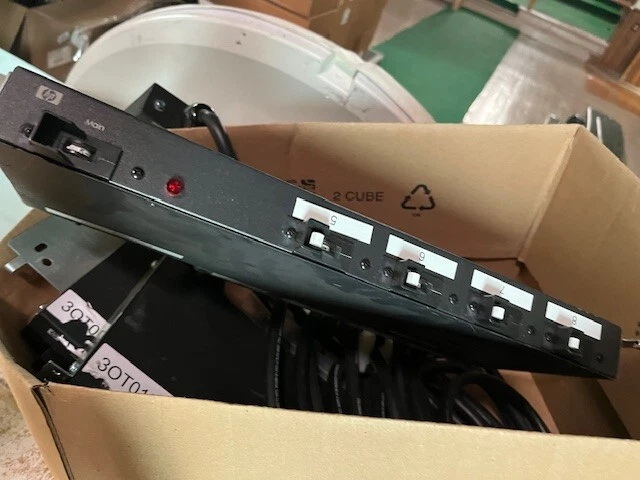 HP 1U Rack Mount 24A 100-127VAC 1P Core Module PDU EO4500 252634-001/228481-001 - Image 3 of 4