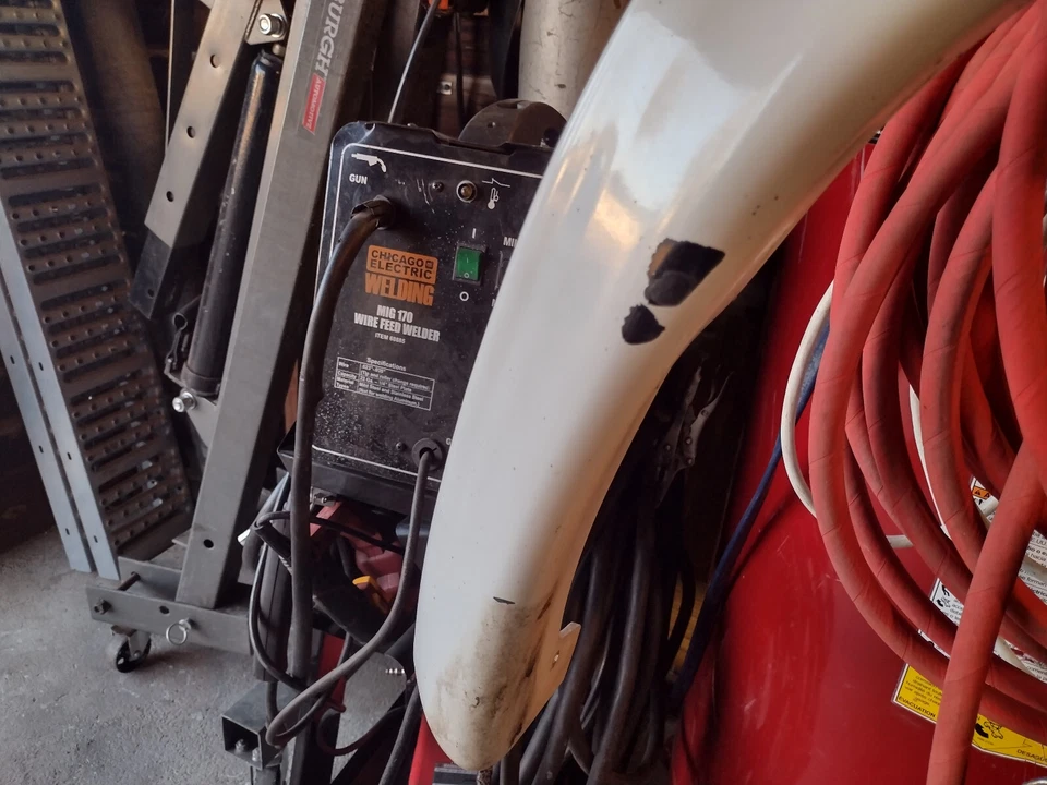 97-04 DODGE DAKOTA OEM MOPAR GUARDABARROS DELANTERO DERECHO FLARE P.S. Foto 2 de 4