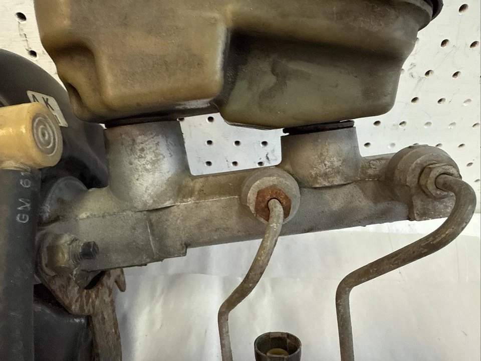 Chevy Camaro Firebird 1982-1992 transmisión automática freno refuerzo cilindro maestro 18006814 Foto 4 de 4