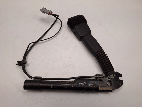 BMW 3 E90 E91 2007 Rechts Gurtschloss vorne 9119542 ATA84024