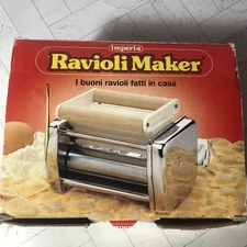 IMPERIA RAVIOLI MAKER 5X5 CM 2 RAVIOLI ATTACHMENT Italy Made CLEAN