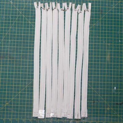 9x Baumwollband Kunststoff Zähne verdeckte Reißverschlüsse 41cm silber Zug MacCulloch & Wallis