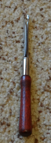 Vintage Boye No. 6 Rug Punch Needle Wooden Handle Nice - Picture 2 of 2